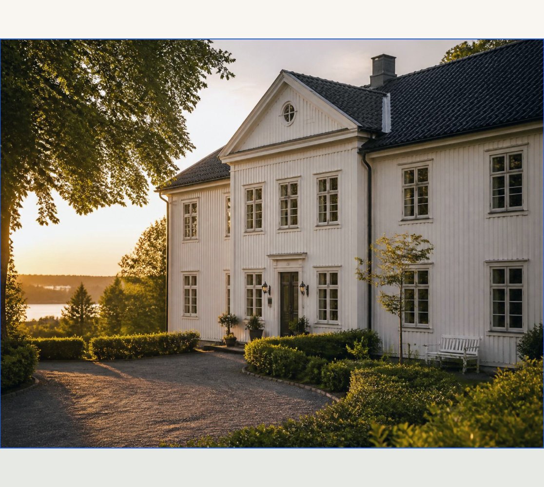Traditionellt vitt trähus i kvällsljus